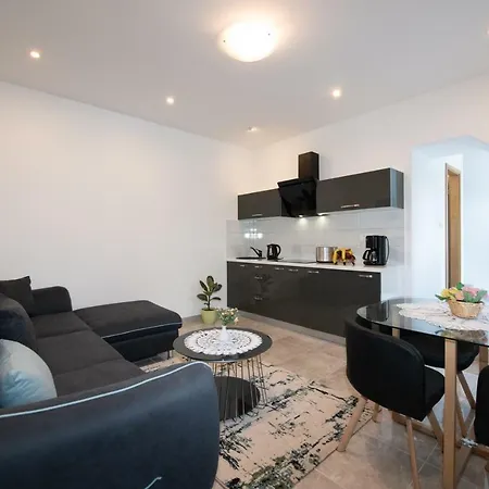 Apartment Emili